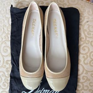 Delman Wendy  Lizard Flats in Sand